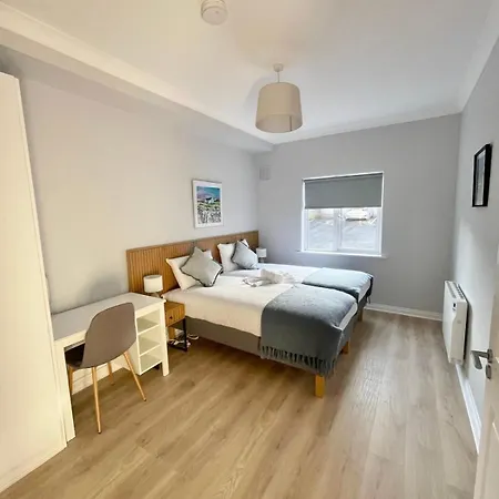 Stylish Retreat 2 - Sleeps 6