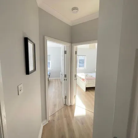 Stylish Retreat 2 - Sleeps 6 Apartament Galway