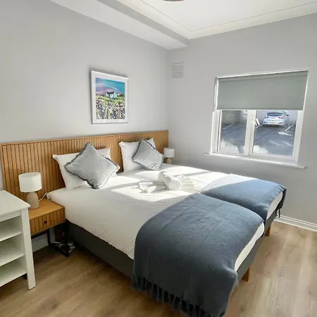 Stylish Retreat 2 - Sleeps 6 Appartement Galway