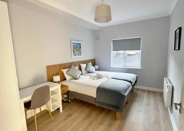 Stylish Retreat 2 - Sleeps 6